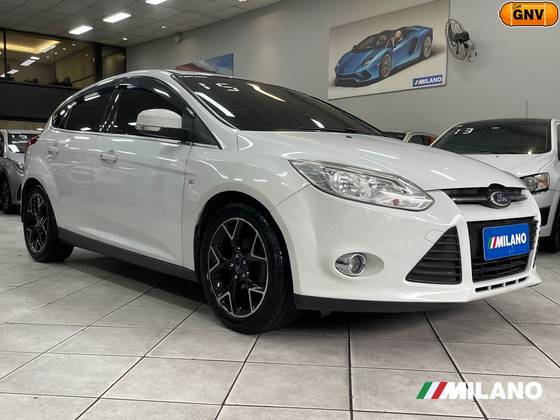 FORD FOCUS 2.0 TITANIUM 16V FLEX 4P POWERSHIFT FORD FOCUS 2.0 TITANIUM 16V FLEX 4P POWERSHIFT